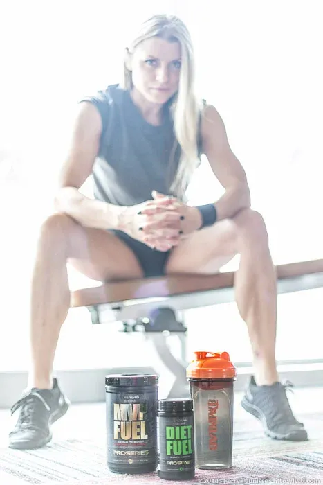 Fawnia training during a fitness photoshoot (photo 34)
